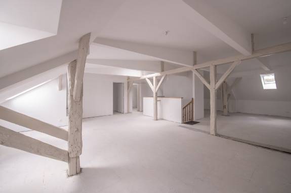 Appartement
                                                        T8
                                                                - HYPER CENTRE