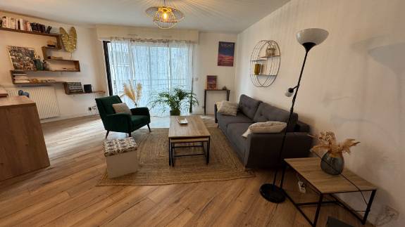 Appartement
                                                        T3
                                                                - CANCLAUX