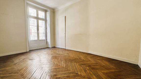 Bureau - HYPER CENTRE